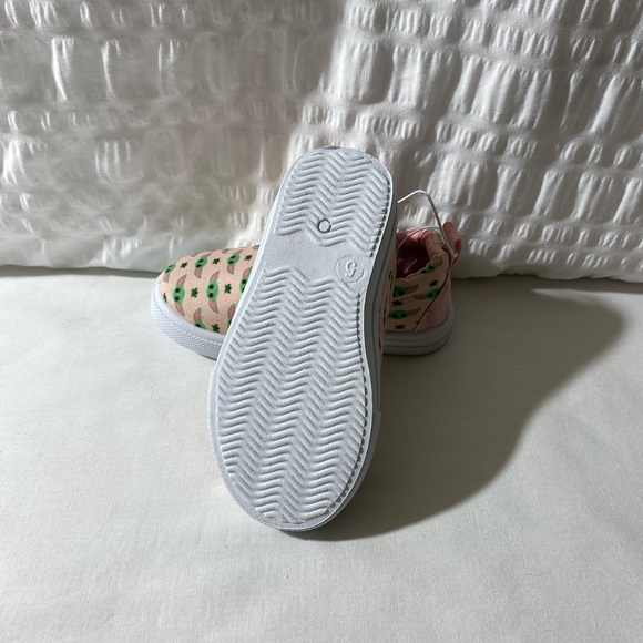 NWT Mandalorian Toddler Girls Size 5 Grogu/Baby Yoda Slip On. Star Wars - Picture 4 of 5